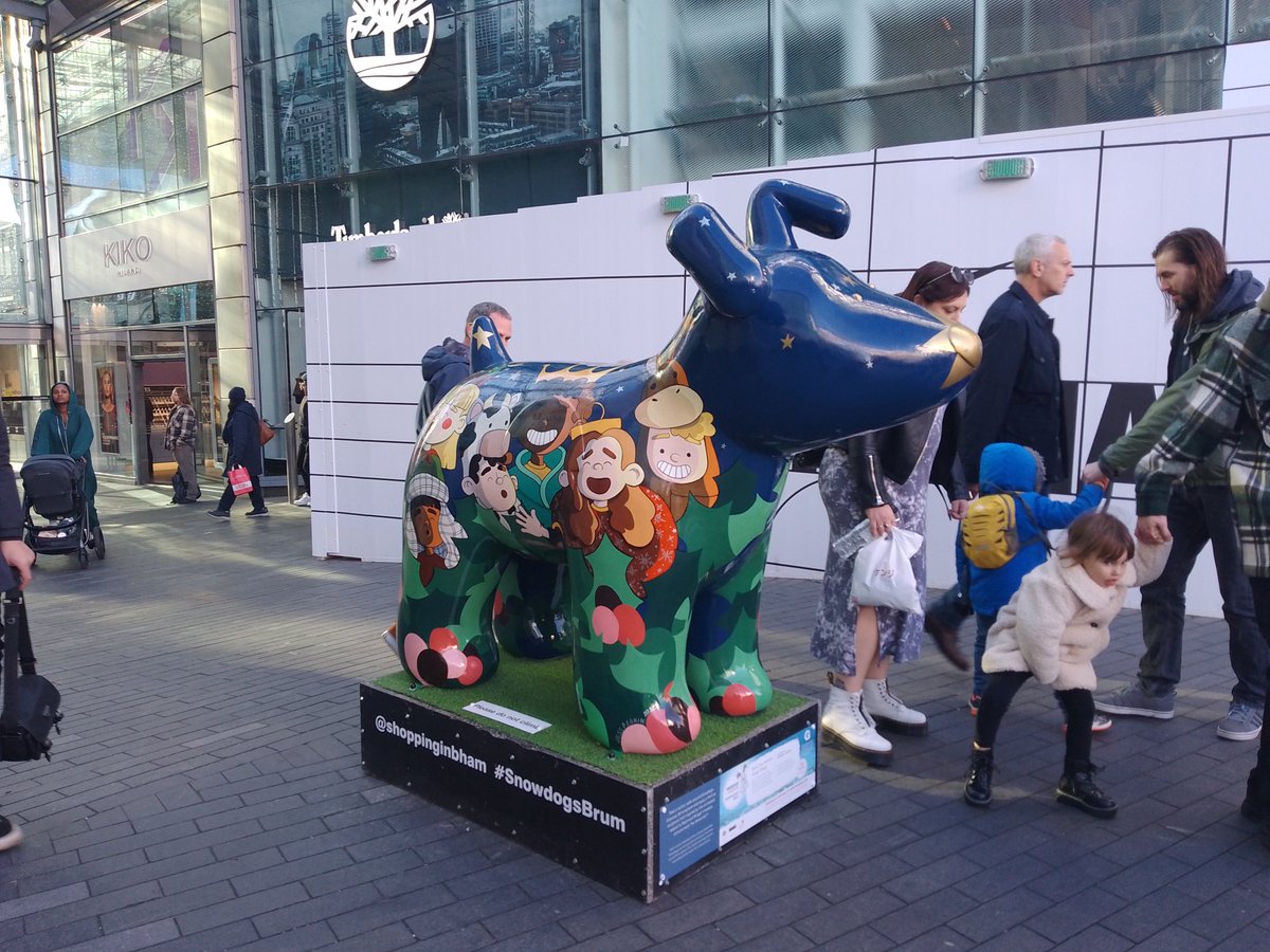 Tarliebear's tweet photo. It's beginning to look a bit like Christmas, Snowdogs everywhere I go. Say a big hello to #BarkTheHeraldAngelsSing @ShoppingInBham #SnowdogsBrum @wildinart. There are 10 to find dotted around Birmingham #tarlietravels @Bullring @CentralBIDBham #Christmas2023 https://t.co/RZ37OF7pOO