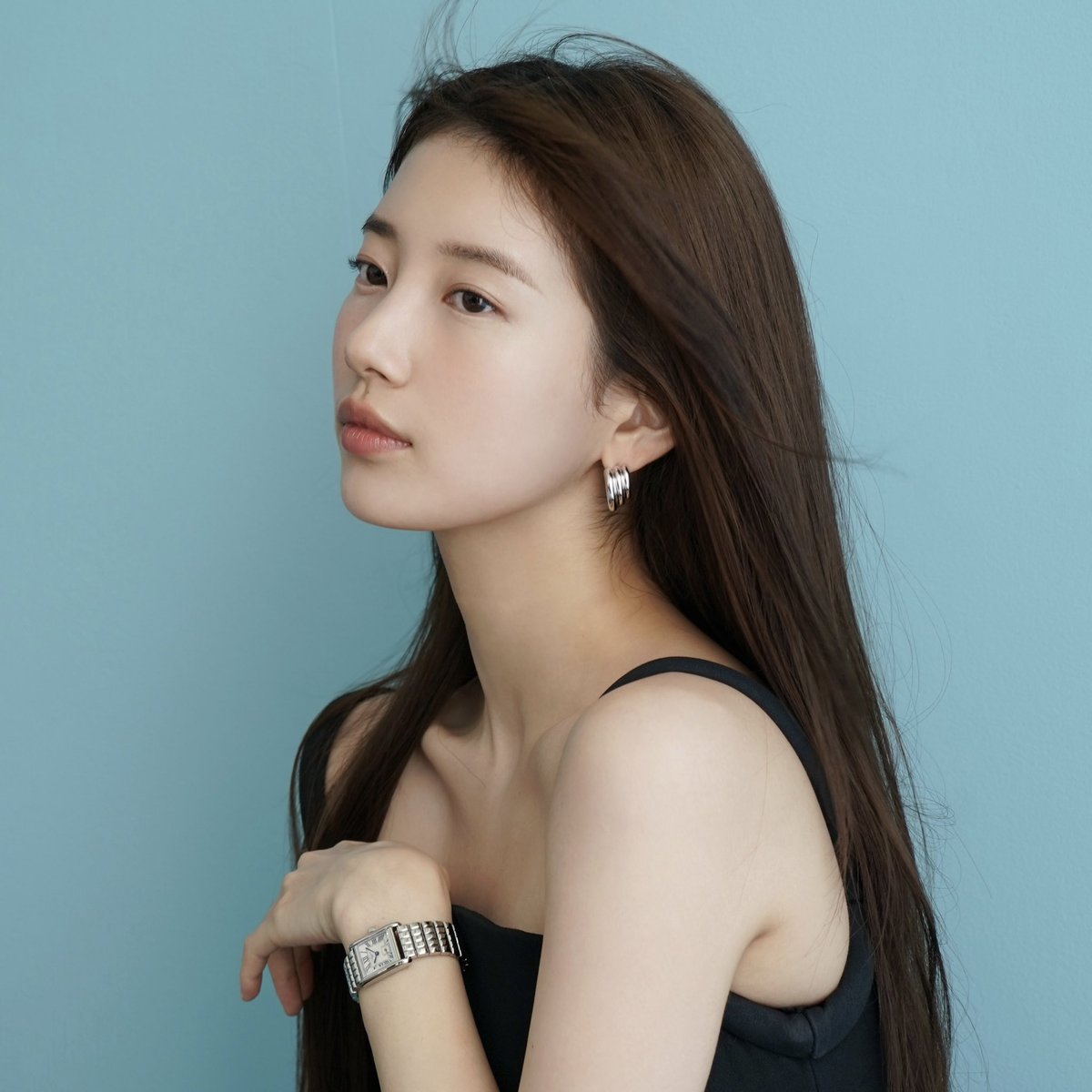seori_ri_ri's tweet photo. 후 정말...
내가 환장하는 수지 분위기가
이거 거던요....
화보보다 직찍이 더 좋아..🫠 https://t.co/19u0JaL4Iu