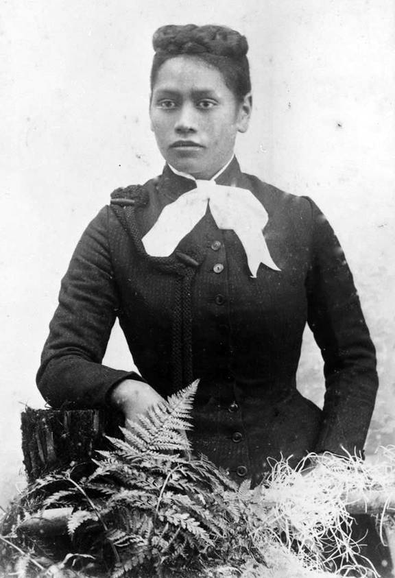 New Zealand was tbe first country to grant women the vote in 1893. Meri Te Tai Mangakāhia (1868-1920) was a campaigner for women's suffrage in New Zealand, a suffragist who inspired future generations of Māori women #WomensArt