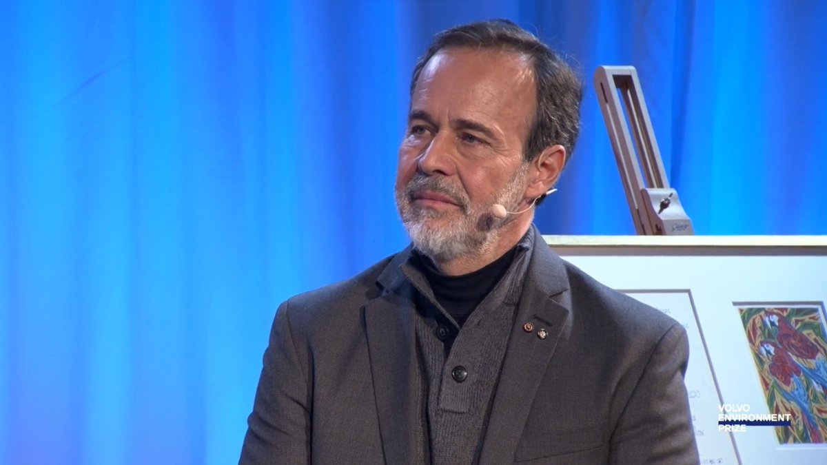 ipbeses's tweet photo. Eduardo, Co-Presidente de la #EvaluaciónMundial de la @IPBES, ha sido honrado con el #VolvoEnvironmentPrize.
Su liderazgo ha mejorado la concienciación sobre la importancia de la #biodiversidad.
A. Larigauderie, Secretaria Ejecutiva de la @IPBES, en la entrega de premios🌹 https://t.co/IavkEJY7hR