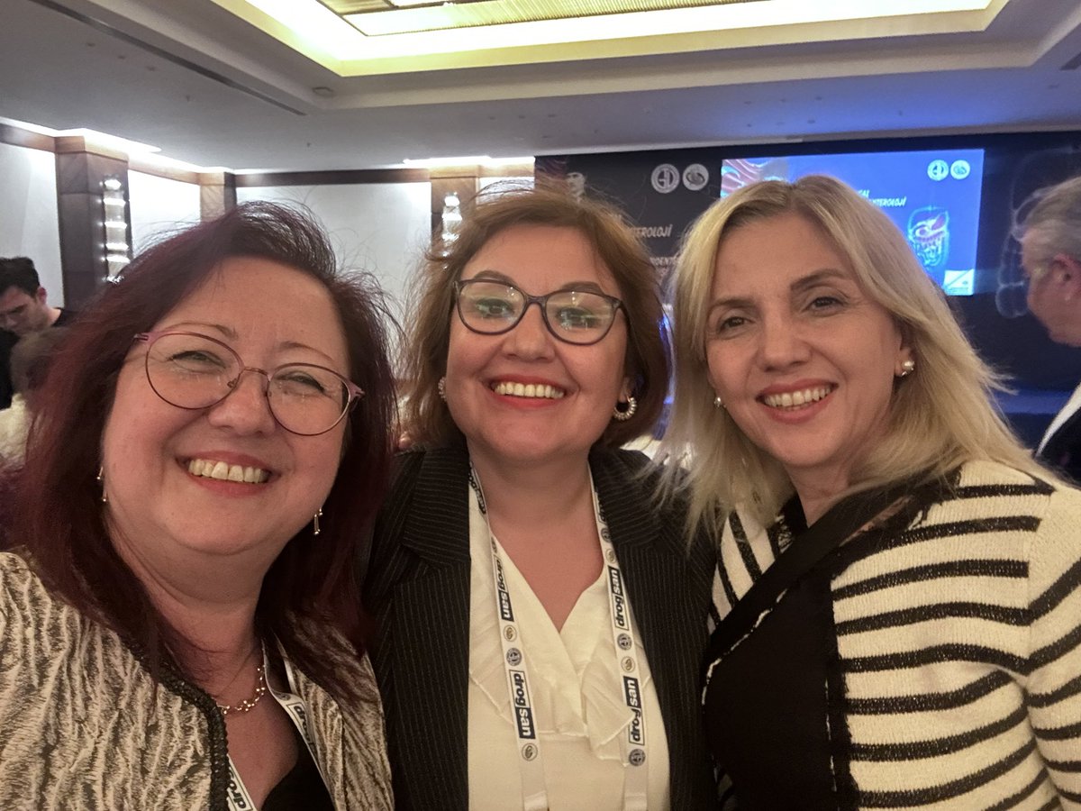 doktorcivanim's tweet photo. 2023 ulusal gastroenteroloji kongremizde,   kongre yönetim kurulu ve oturum başkanlarım ve diğer panel konuşmacısı olan  hocalarımın da desteği  ile gastroenterolojiye 3 özel ve  farklı açıdan yaklaşan konularla katkı sağlamaya çalıştım @TGDGastro https://t.co/kzRiqwyzKu