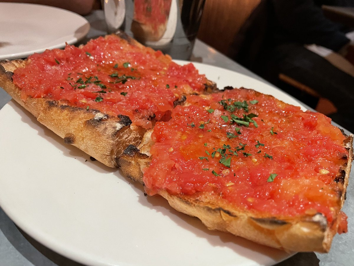 travelblogjamie's tweet photo. Oh Brindisa Tapas, Battersea, you were scrumptious. I miss living in Spain but you really help a lot. Muchísimas gracias y un beso @Brindisa 

#tapas #brindisa #london #battersea #travelbllgjamie https://t.co/FWMe75gkBT