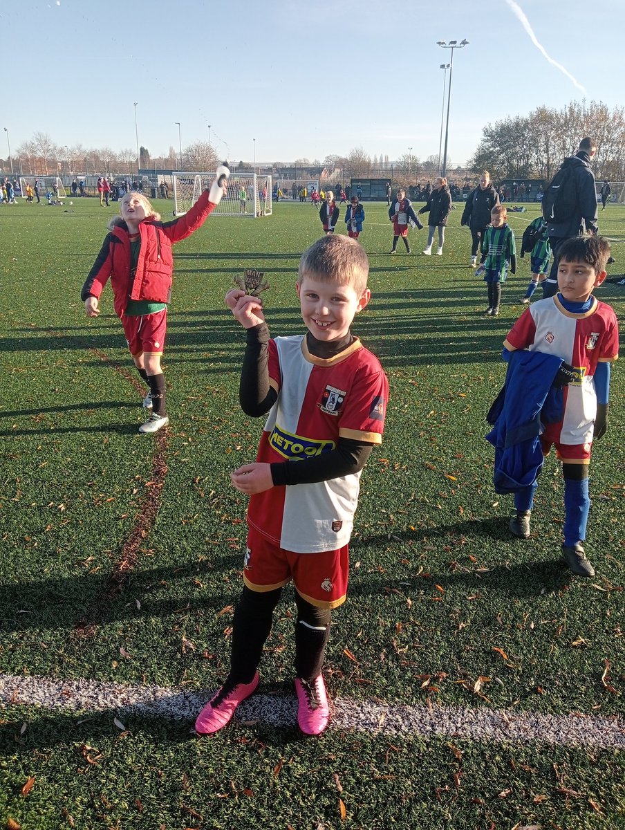 SpotTheBall85's tweet image. 1st goal and man of the match for @SpringheadAFC u8's. Zavier YR3ET @MayfieldOldham