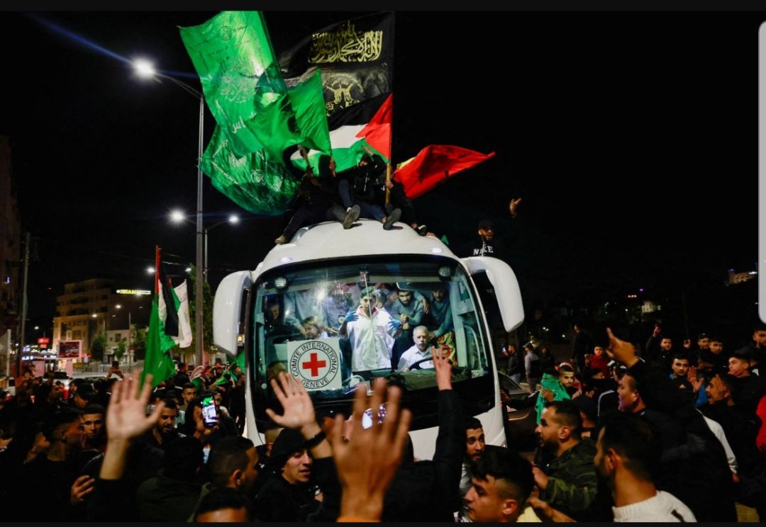 EmileHudso77458's tweet image. A second batch of 39 Palestinians held in Israeli prison have been released as part of an agreement between the Israeli government and the group of Hamas. Hundreds of people greeted the International Red Cross group bus carrying the Palestinians.