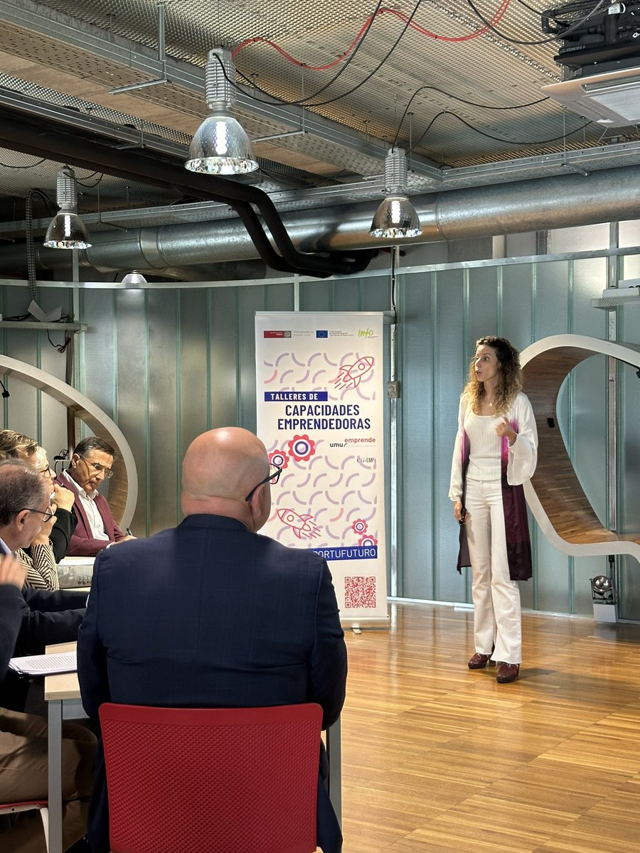 PREMIOS | Ya está todo listo para la entrega de los premios de nuestro concurso de ideas “TALENTO UMUEMPRENDE 🏆” 

Queremos premiar las mejores 💡 de #emprendimiento que surgen de la <a href="/UMU/">Universidad Murcia</a> 

@SantanderUni