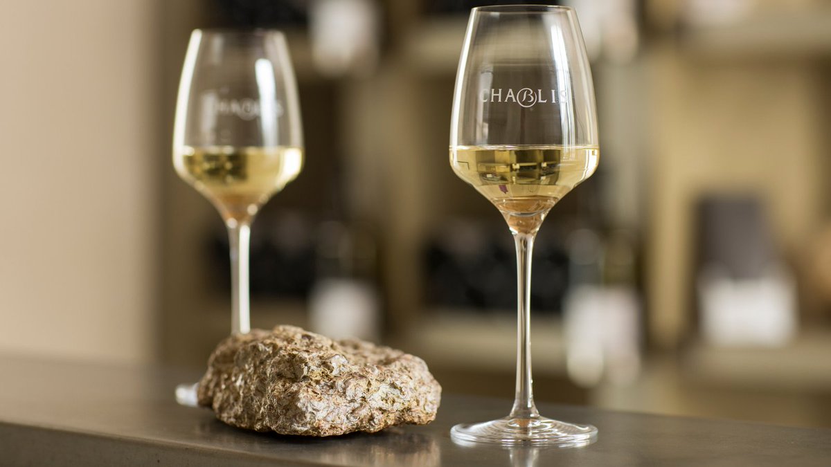 ❓ Qu’est-ce que le Kimmeridgien ?
💬Le Kimmeridgien est en fait un étage géologique datant du jurassique supérieur, il y a environ 150 millions d'années. C’est dans ce sous-sol particulier que les vins de #Chablis puisent leur typicité
bit.ly/ChablisSousSol