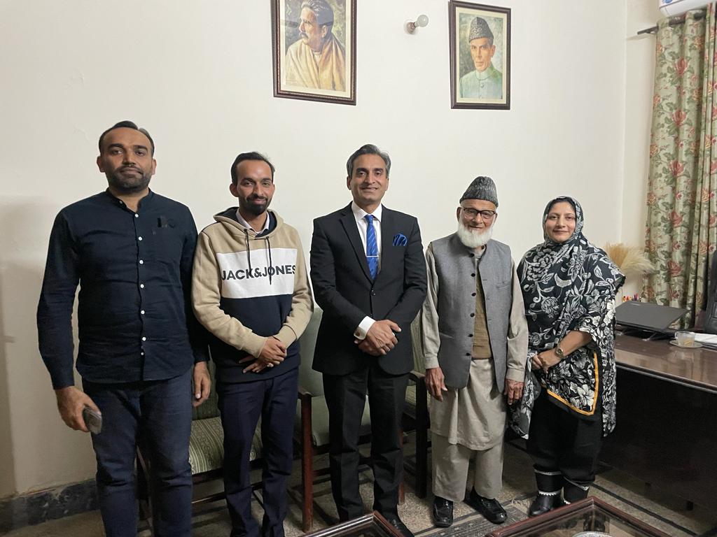 DWAF786's tweet photo. 🌟 Exciting News! CEO Visit at DWAF On November 25, 2023, Mr. Muhammad Abid Saeed, CEO of Evolvx, brought a wealth of insights to DWAF during his visit. Engaging in dynamic discussions, both teams explored collaborative strategies and potential partnerships. #DWAF #Evolvx https://t.co/UnzWu5pj0P