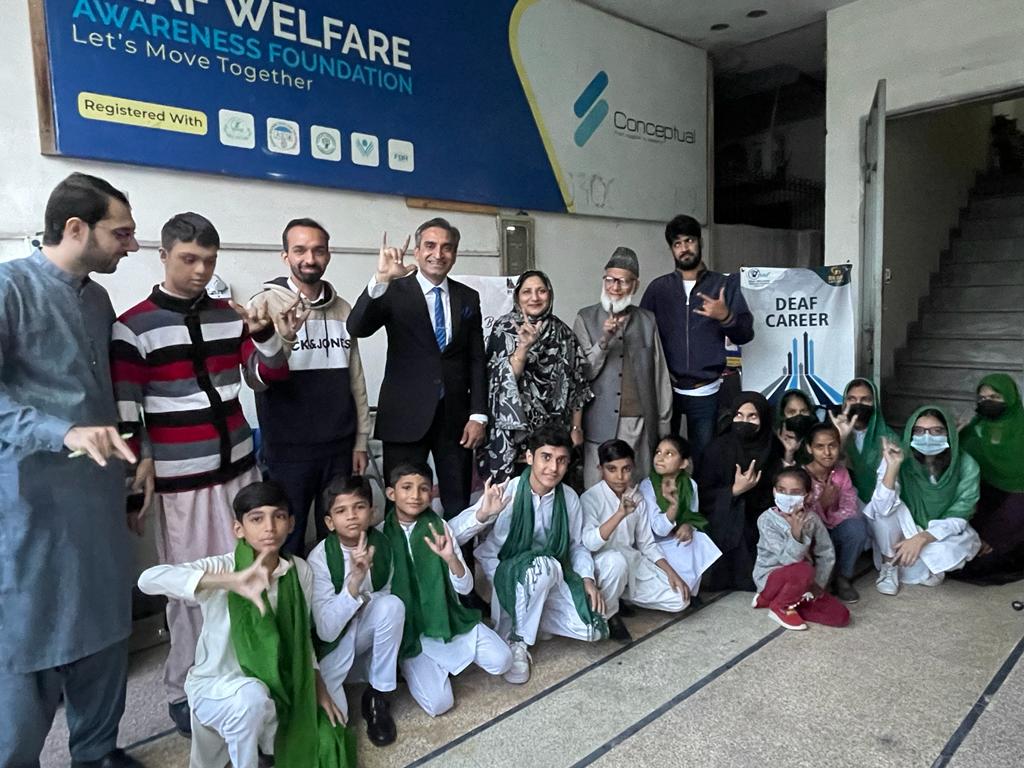 DWAF786's tweet photo. 🌟 Exciting News! CEO Visit at DWAF On November 25, 2023, Mr. Muhammad Abid Saeed, CEO of Evolvx, brought a wealth of insights to DWAF during his visit. Engaging in dynamic discussions, both teams explored collaborative strategies and potential partnerships. #DWAF #Evolvx https://t.co/UnzWu5pj0P