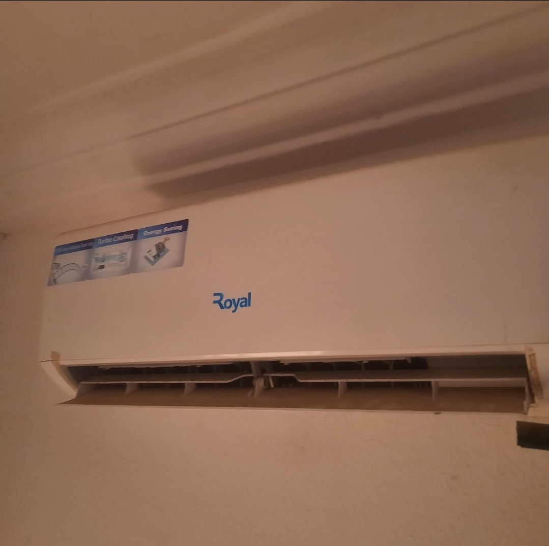 MARIASDECL75313's tweet photo. Item - 1 horsepower white Royal Split AC unit.
Condition - neatly used
Price - 150,000 (negotiable)
Location- Abuja
#relocation #abuja https://t.co/SnRVApQCuR