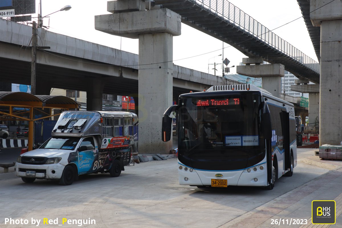 bkk_bus's tweet photo. Feeder จากสายสีชมพูสู่เมืองทอง

หลังจากที่ MRT สายสีชมพูเปิดให้บริการเมื่อ 21 พ.ย. ที่ผ่านมาทำให้ปากทางเมืองทองธานีมีรถไฟฟ้าวิ่งผ่าน ล่าสุดพบว่าทาง IMPACT เมืองทองธานี เองก็ได้จัด EV Shuttle Bus ทดลองวิ่งฟรีจากสถานี MRT ศรีรัชเข้าไปถึงตัวเมืองทองธานีเลย https://t.co/GQKxo46mCc
