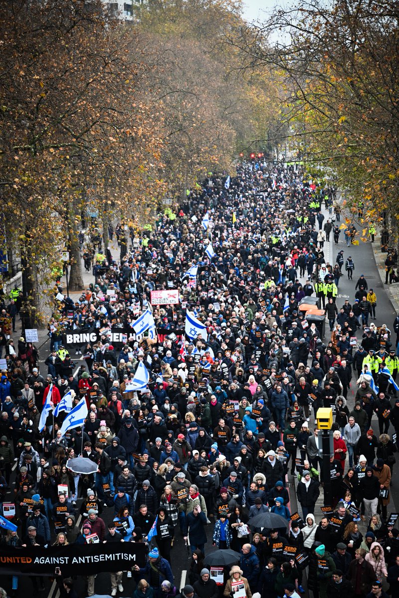 antisemitism's tweet photo. Yesterday, Britain sent a powerful message.

Our country, one of tolerance and decency, came together and said “no” to anti-Jewish racism. 

Jewish people and their allies filled the streets of London as they stood shoulder to shoulder against antisemitism.

Thank you. https://t.co/QYo3b1XGTw