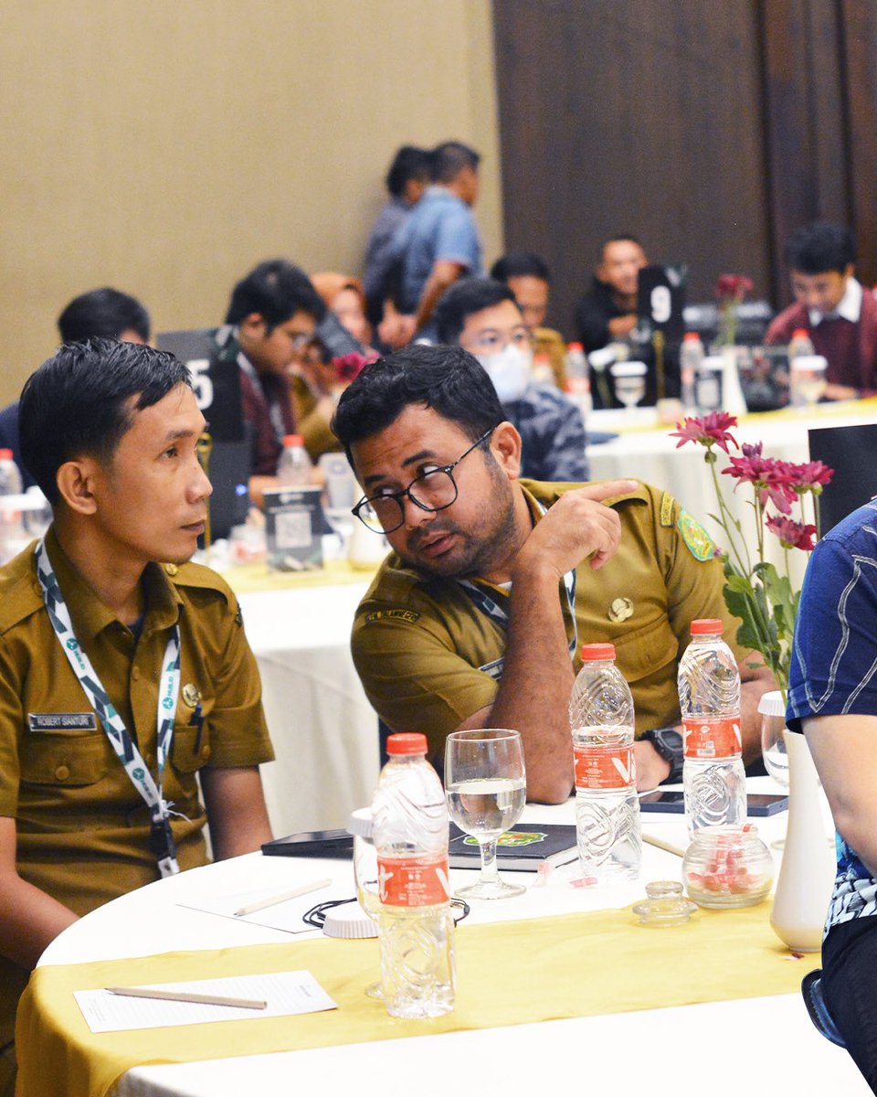 HUB_ID's tweet photo. Here are the documentation of Networking Session in Medan. We’re glad that a lot of regional government offices spared their time to join and discuss to our startup pitches! https://t.co/yEWAvCEO85