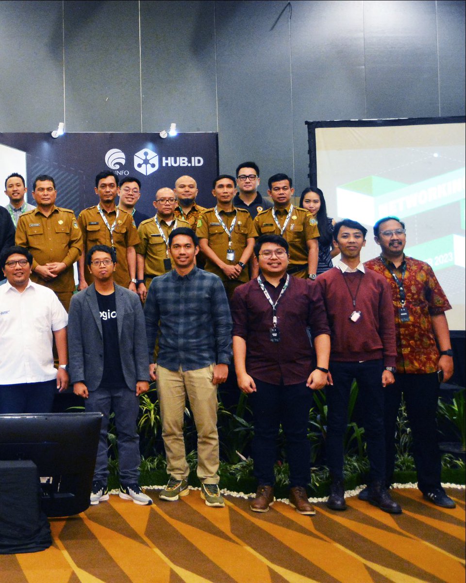 HUB_ID's tweet photo. We hope that they’ll bring something innovative and be the solution to your city’s need. Thank you and see you, Medan✨

#StartWithNetwork #hubid2023 #hubidaccelerator https://t.co/KckJ1a9wAy