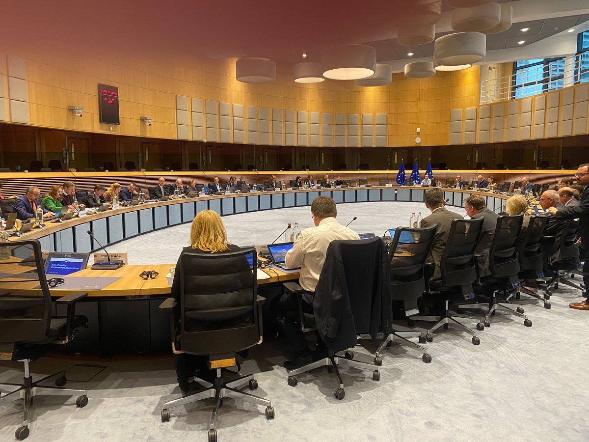 EU_Taxud's tweet photo. As part of EU 🇪🇺 plans to step up the fight against drug-trafficking, we’re mobilising #EUCustoms to better detect & take action against this urgent problem 💪
Last week, we took the first steps in the customs strand of the European Ports Alliance
More 👉https://t.co/Lr71QCzobf https://t.co/DSuJsGJxed