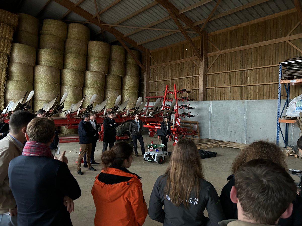 UnitechD's tweet photo. Merci à #BeauvaisRevAgro #GIMA #CETIM #AgloBeuvais #iTerra @AGCOcorp  @UniLaSalle_fr  @IsagriFrance 
pour la remise des prix du concours Rev'Agro ainsi que la présentation du robot trooper !! 
Les gagnant sont 
1. OCTOMETHA - Prix « Racine »
2. Linaireos - Prix « Jeune pousse » https://t.co/d3xSsg6b0w