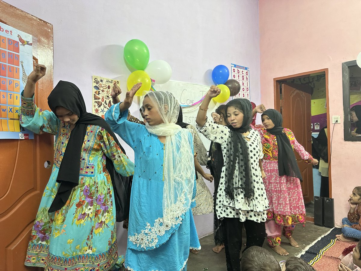 mahin_baloch's tweet photo. Celebrated Children’s Day At Mistagh Foundation ❤️
Thank you Zaryoun Rauf for joining us you are the inspiration for all kids ❤️
Thank you Hani Baloch for delicious cake and all the entire team of Mistagh❤️
#HappyChildrensDay
#weareback
#mistaghfoundation https://t.co/1sqbp5nDMM