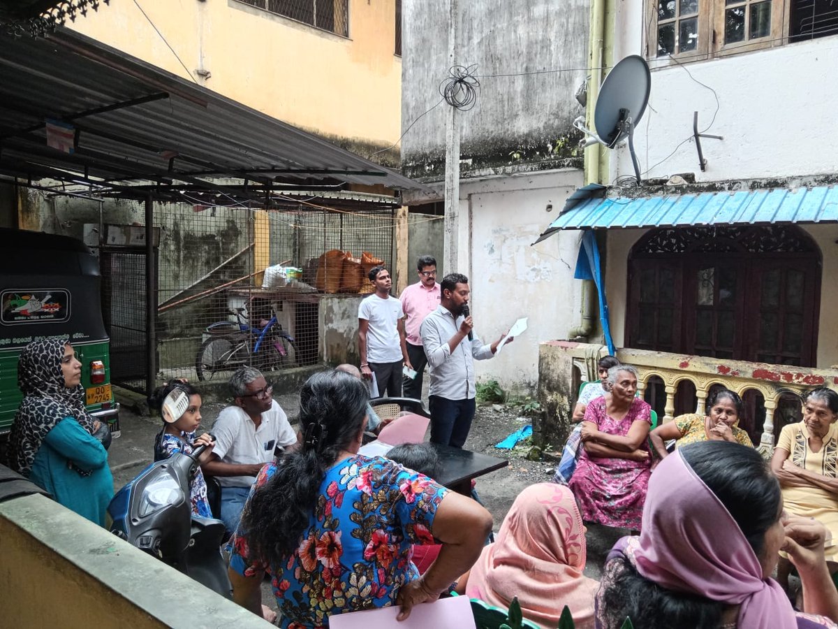 A discussion on the next steps of the fight for permanent residential rights for the residents of the Sangharaja Mawatha Flats was held on 26.11.2023.

#lka #SriLanka #HousingCrisis #Colombo #BasicNeeds