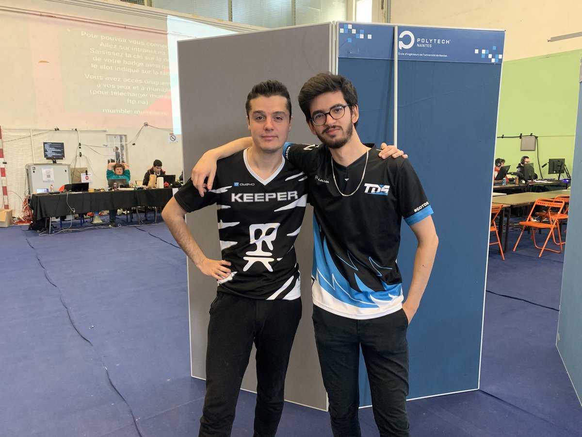 bareme_coach's tweet photo. Une bonne petite LAN @Nantarena fun avant le début de saison. On a failli faire top 1 avec ma team de staff à la retraite. Très content d'avoir pu échanger avec plein monde. Petit florilège des pokémons que j'ai capturé ! @M0th_LoL @taiitay_ @Kiteck_lol @_Elyoo https://t.co/YpoiZMXKrG