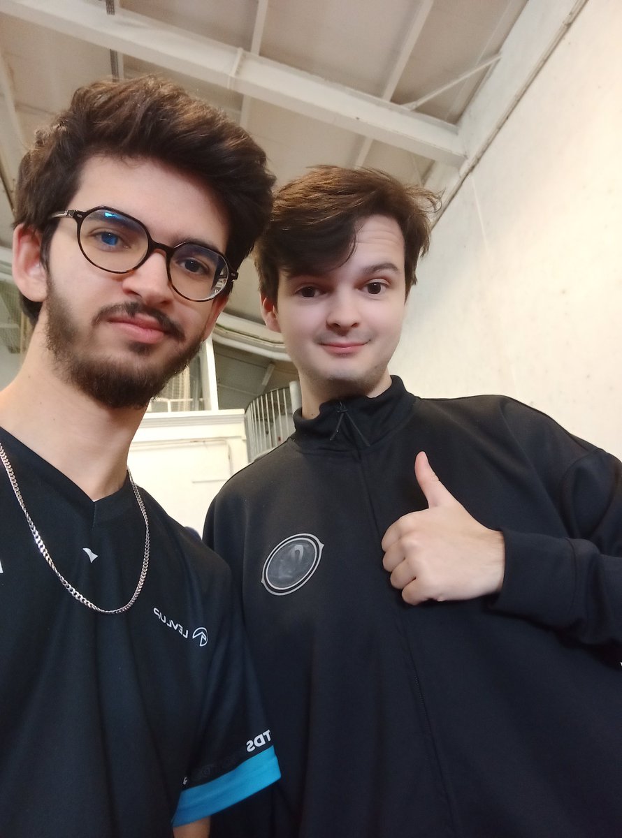 bareme_coach's tweet photo. Une bonne petite LAN @Nantarena fun avant le début de saison. On a failli faire top 1 avec ma team de staff à la retraite. Très content d'avoir pu échanger avec plein monde. Petit florilège des pokémons que j'ai capturé ! @M0th_LoL @taiitay_ @Kiteck_lol @_Elyoo https://t.co/YpoiZMXKrG