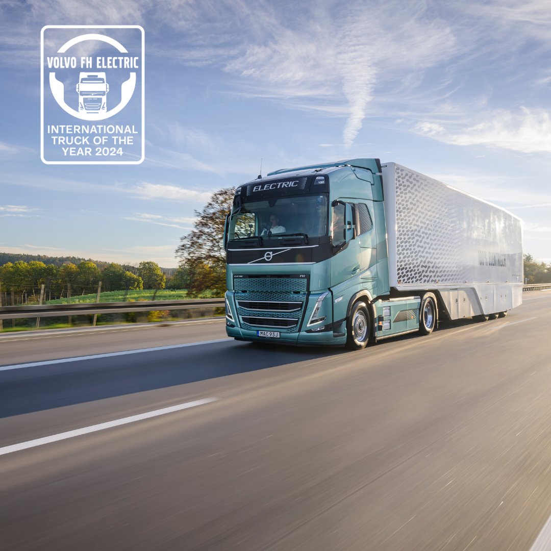 VolvoTrucks_de's tweet photo. Unser Volvo FH Electric ist TRUCK OF THE YEAR 2024 😍🏅
Zum ersten Mal überhaupt in der Geschichte, gewinnt ein Elektro-Lkw diesen prestigeträchtigen Branchenpreis! 🚛🌿
#volvotrucks #ITOY2024 #itoy #truckoftheyear https://t.co/zkODG2r6Bf