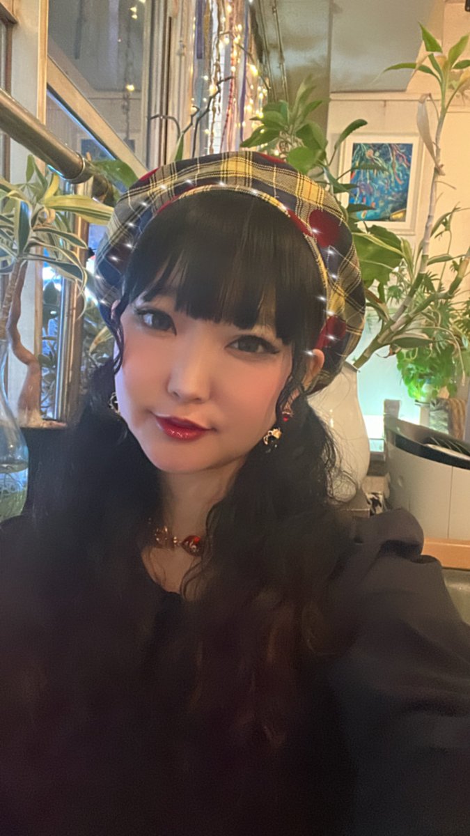 私が好きだなぁと思う人達って、その人が存在する事で周りの人を幸せな気持ちにさせてくれる人なのかもだなーと。

自分だけでは気付かなさそうな小さな幸せに気付かせてくれたりもそうだな。

尊いし、憧れだし、大好きってなる。