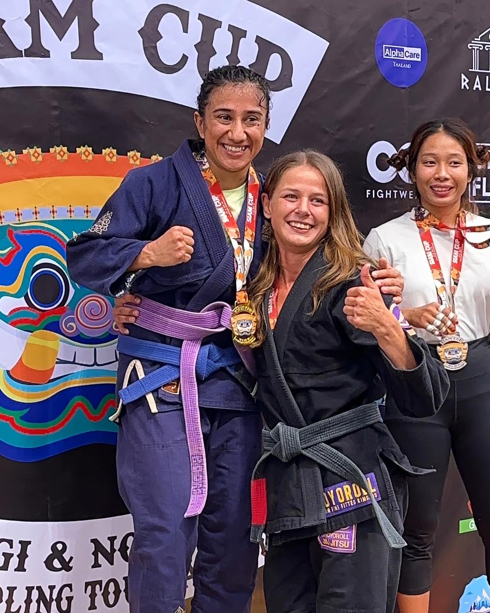 So thankful for the amazing things that happened this past weekend, I want to thank everyone for your help, support and encouragement in this process. 🥇🥇2xGold at Siam Cup in my division and Absolute division but also getting promoted to Purple Belt On to the next one! ⚔️