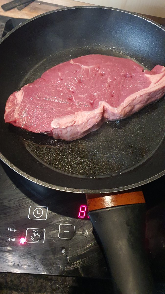 bodies_capri's tweet image. Sirloin for breakfast

#carnivore
#yestomeat
