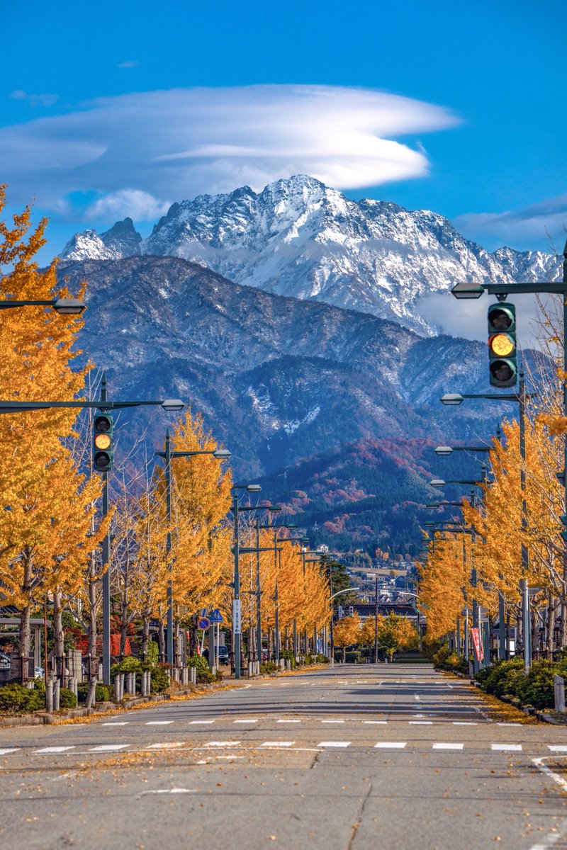 __taka23__'s tweet photo. 秋と冬の融合

#富山 #立山 #剱岳 https://t.co/CumH8Dr3Jp