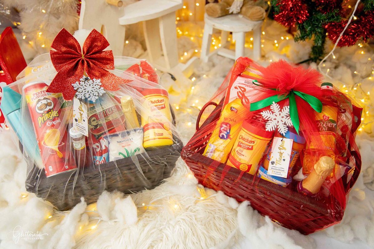 greshadeluxe's tweet photo. It’s that time of the year again.

We curate the most affordable yet beautiful hampers in Lagos.

Our brochure contains all our prices and they are available once you send us a Dm or you send a mail to Greshadeluxee@gmail.com https://t.co/0m8zIP8X9G