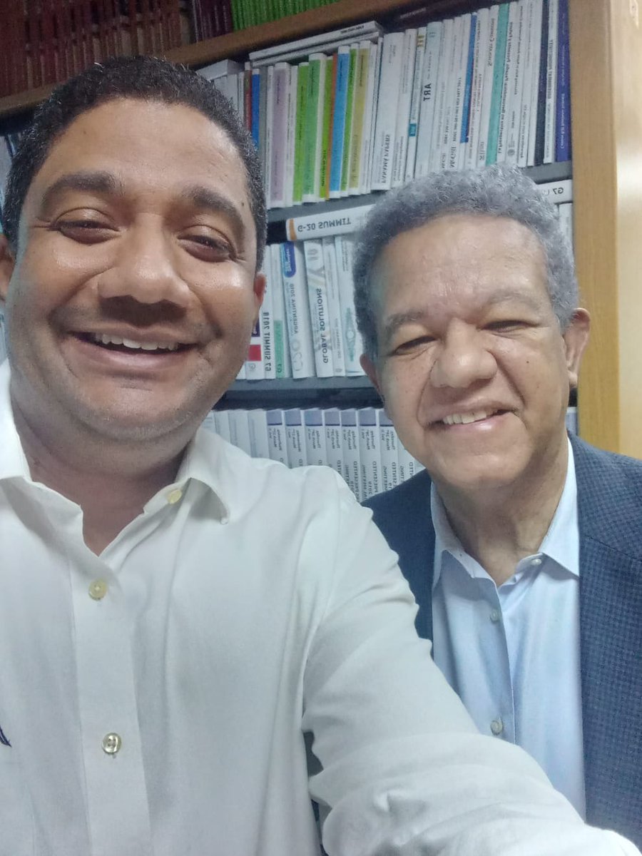 Siempre es grato sentarse a conversar con usted Presidente y amigo...  Seguimos pa lante... #Leonel2024 <a href="/LeonelFernandez/">Leonel Fernández</a>