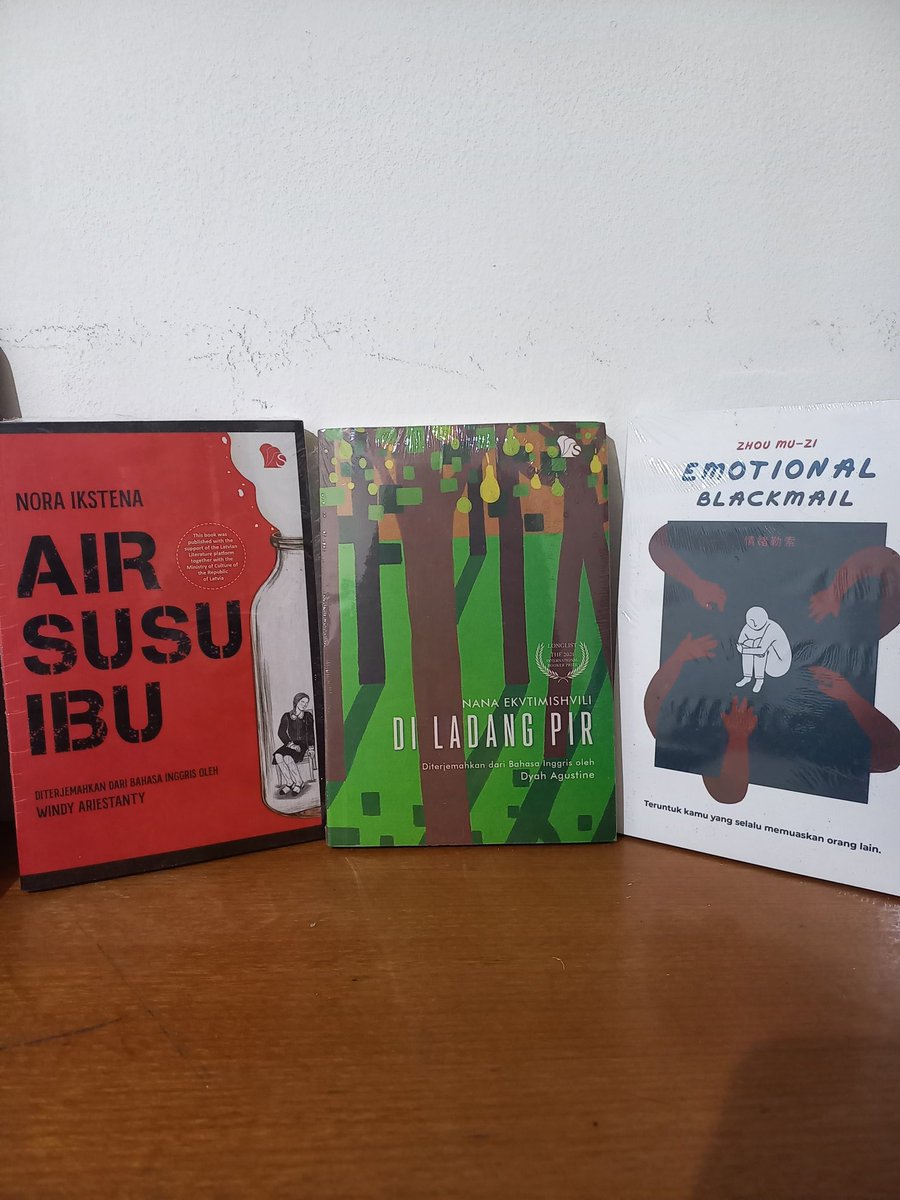 TeBaBookClub's tweet image. Hehe ini diaaa isinyaaaa 💕✨️

Terima kasih @penerbitspring