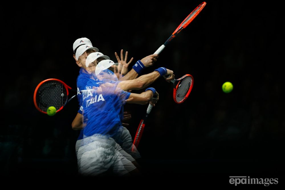Multiple exposure photograph of Italy's Matteo Arnaldi during a Davis Cup Final 8 singles match against Australia's Alexei Popyrin in Malaga, Spain. 📸 EPA/EFE/Jorge Zapata

#epaimages #tennis #daviscup