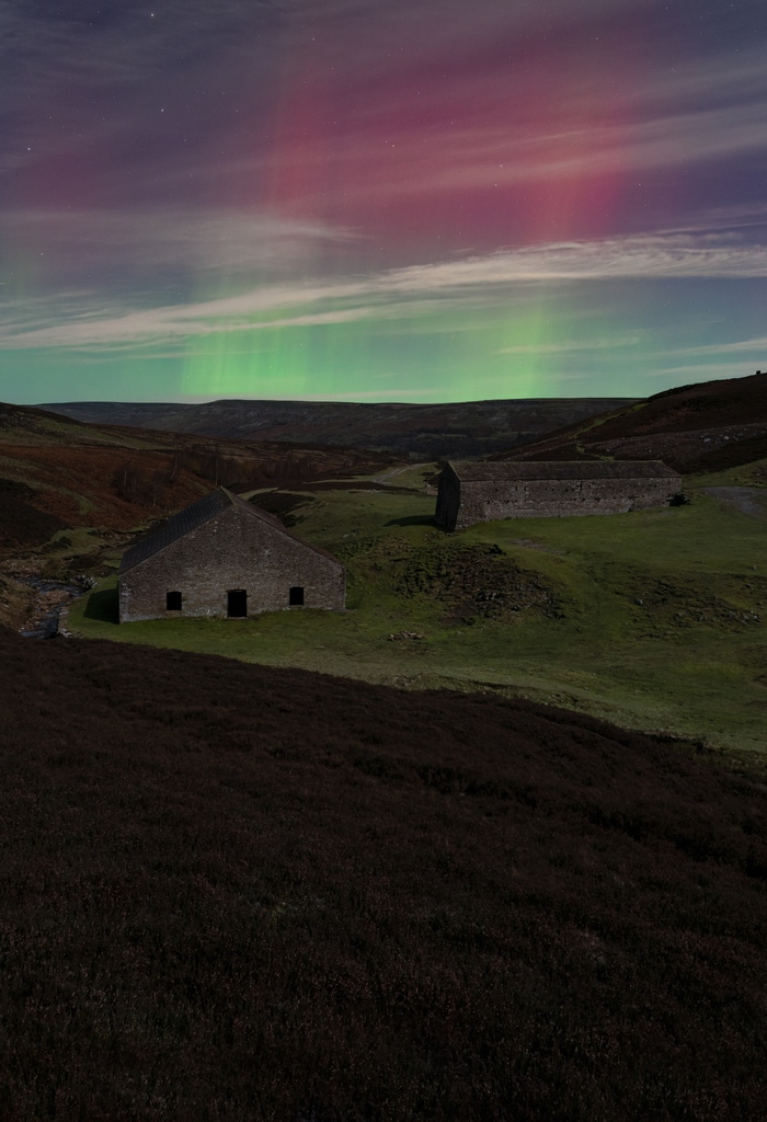 yorkshire_dales's tweet photo. The #aurora borealis lit up the dark skies again in the #YorkshireDales this weekend! This was taken at #Grinton Smelt Mine in #Swaledale. 

the northern lights were able to be seen across the #Dales - share your photos with us here 🙏

📸 Thanks to Jai Cartwright for sharing. https://t.co/UJwBd3k7wE