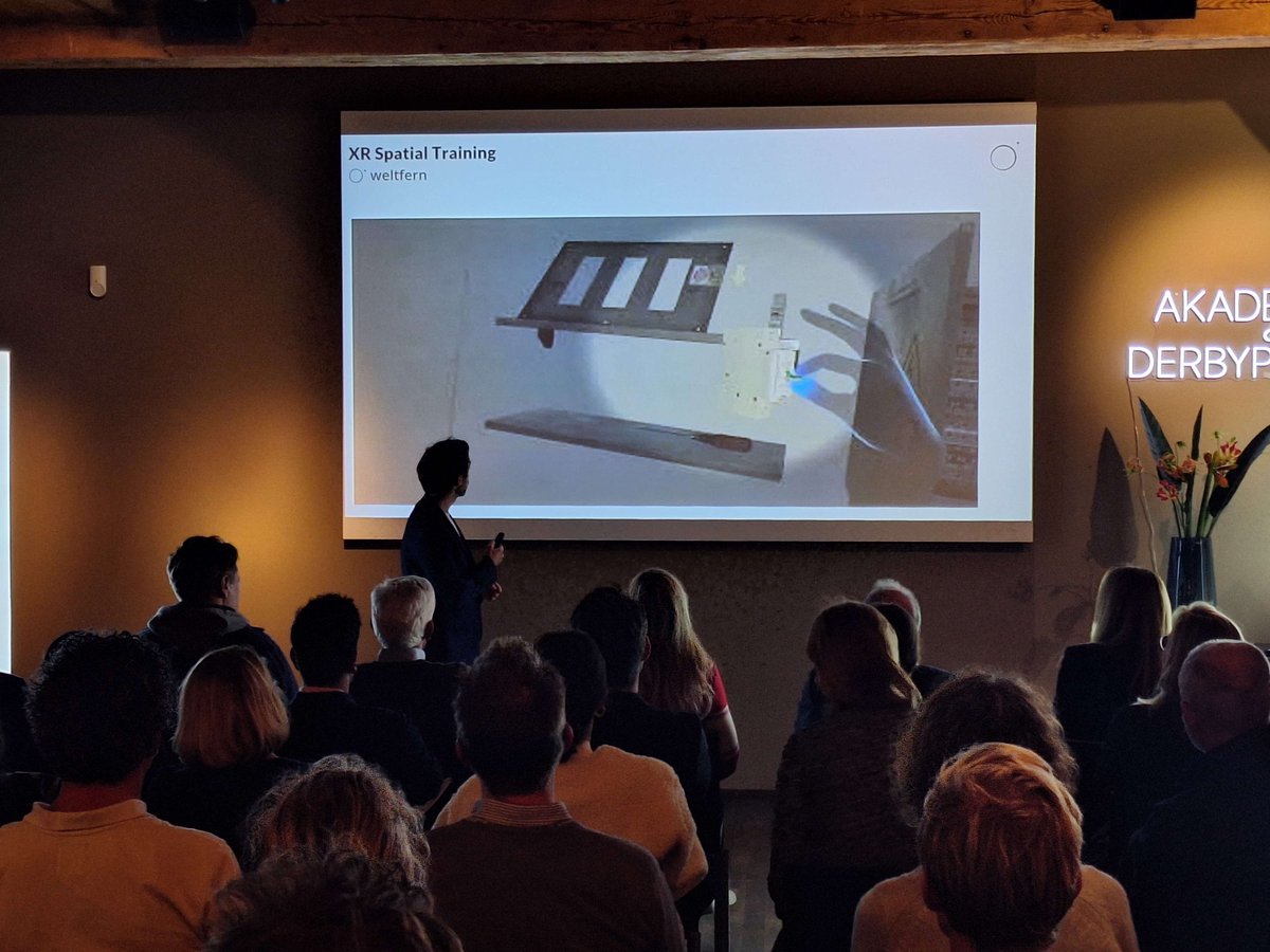 weltfern_tech's tweet photo. Letzten Donnerstag durften wir in #Hamburg für ‘ortho.uptodate meets Pre-TPAO’ einen Einblick geben, wie #Learning &amp; #Training #MixedReality #Software wie XR Spatial Training und von den Vorteilen von #Immersive #SeriousGames für den Bereich #Healthcare referieren.

#VR #AR #3D https://t.co/UiFXP3yt8F