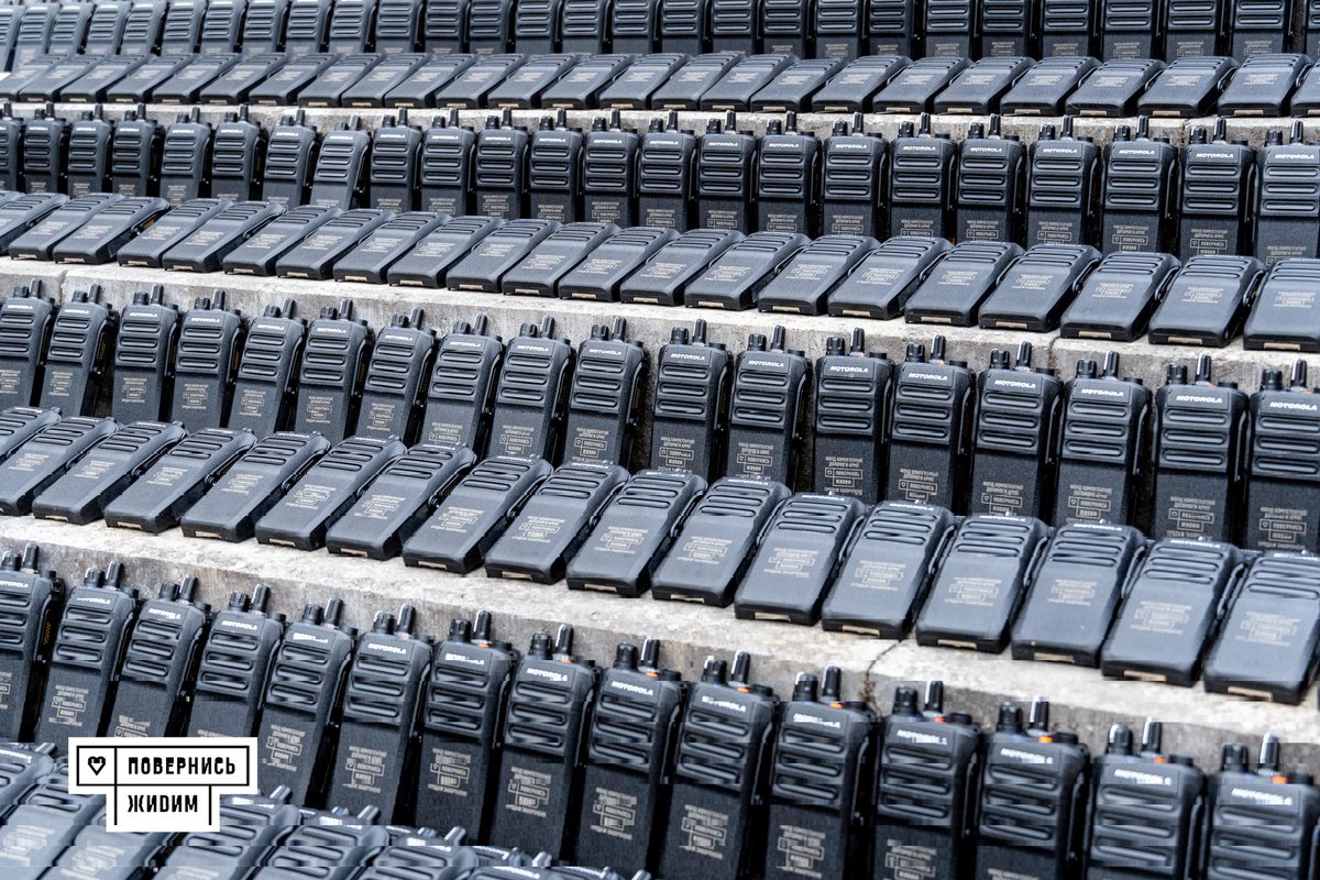 Більше 80 МІЛЬЙОНІВ гривень, аби наші воїни залишались на зв’язку ❗️

Це 3000 нових захищених радіостанцій Motorola, частина з яких вже працює на фронті.

Вартість цієї партії майна — 80 996 760 гривень. І всі ці кошти ви задонатили на загальні рахунки Фонду.