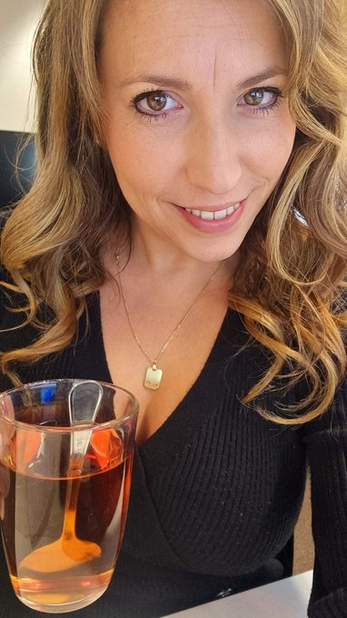 Have a great start of a new week. X https://t.co/i8CIQ63xKF<a href="/tag/zandvoort"class="tags"><span>#zandvoort</span></a><a href="/tag/formule1"class="tags"><span>#formule1</span></a><a href="/tag/dutchgp"class="tags"><span>#dutchgp</span></a>