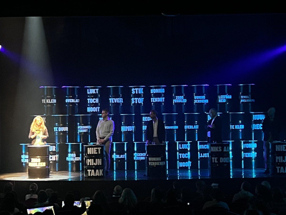 Vandaag is <a href="/SamenThuis2030/">SamenThuis2030</a> in #Hilversum bij de Landelijke bijeenkomst #EerstEenThuis. 

Wij zijn er voor álle jongeren die dakloos zijn. Punt.