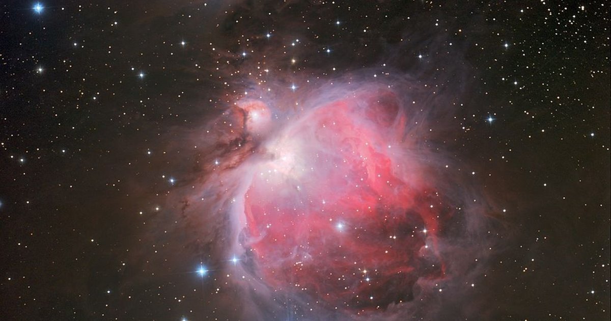 diarioastronomo's tweet photo. 🔴 Guarderías estelares

Carl Sagan se refería a la nebulosa de Orión como 'la guardería de las estrellas' o 'la incubadora estelar', términos muy apropiados porque es en este tipo de nebulosas donde nacen las estrellas.

Vaaaaaamos con el hilo!👇🏻
