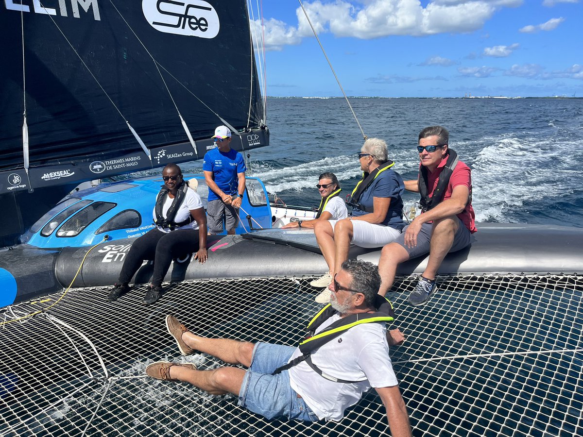 DefiVoileSEP's tweet photo. 🔙 𝗡𝗔𝗩𝗜𝗚𝗔𝗧𝗜𝗢𝗡𝗦 𝗦𝗢𝗟𝗜𝗗𝗔𝗜𝗥𝗘𝗦 𝗘𝗡 #GUADELOUPE

L’occasion de faire naviguer les patients guadeloupéens et les mécènes qui soutiennent le projet 🤝🏼🏝️

#SolidairesEnPeloton 
#VaincreEnsembleLaScléroseEnPlaques 
 
@CRGuadeloupe 
@guadeloupela1e https://t.co/Wd1oAu67UG