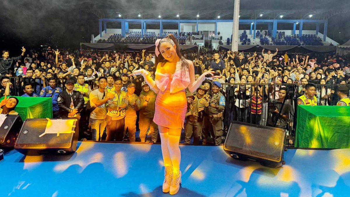 Baby Shima Meriahkan Pesta Rakyat Kabupaten Lahat

diberitain.com/baby-shima-mer… <a href="/my_babyShima/">My Baby Shima</a> <a href="/nagaswarafmbgr/">NAGASWARA RADIOTEMEN</a> <a href="/Nagaswaramusik/">nagaswara.tv</a> <a href="/NAGASWARA_ID/">NAGASWARA Music</a>