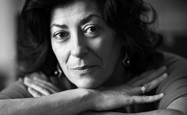 ReReadDiputacio's tweet photo. #TalDiaComoHoy de 2020 fallecía la escritora #AlmudenaGrandes a los 61 años. Galardonada con el Premio Nacional de Narrativa en 2018 y autora de libros tan célebres como "Las edades de Lulú", "El corazón helado", "Te llamaré Viernes" o "Atlas de geografía humana". https://t.co/3QSFQJ4Zzb