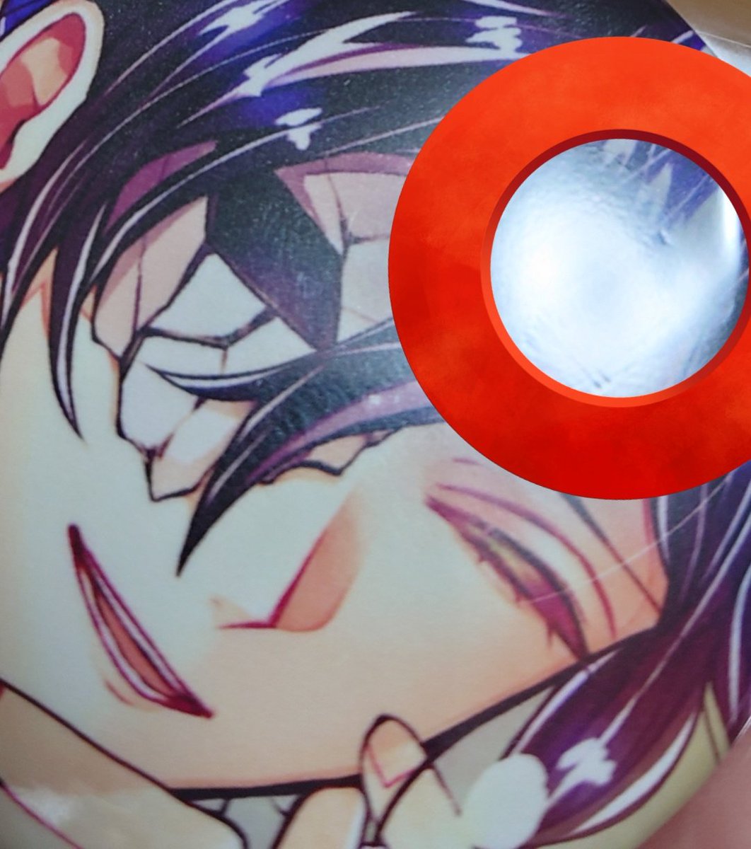 缶バッジですが、基本小さな初期傷(凹みのような跡)がございます。画像