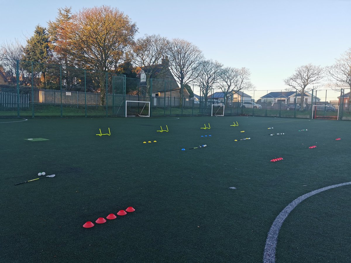 Linzi Dye (@linzidye16) on Twitter photo A sunny start to week three of golf <a href="/WestKilbridePS/">WestKilbridePS</a> Set up and ready for some chipping today β³π #golfinschools #golfforeveryone A sunny start to week three of golf <a href="/WestKilbridePS/">WestKilbridePS</a> Set up and ready for some chipping today β³π #golfinschools #golfforeveryone