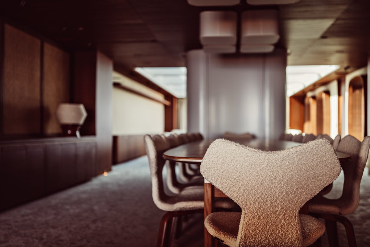 designetal's tweet photo. ARTEXPLORER
BY AXEL DE BEAUFORT & PERINI NAVI – THE ITALIAN SEA GROUP
Shortlisted: Interior Design Award Over 40 Metres in The International Yacht & Aviation Awards 2024
https://t.co/ZdMd4NMGgC
#ARTEXPLORER #SailingCatamaran #SailingLife #LuxuryInteriors #SailInStyle https://t.co/O98HZedZwX