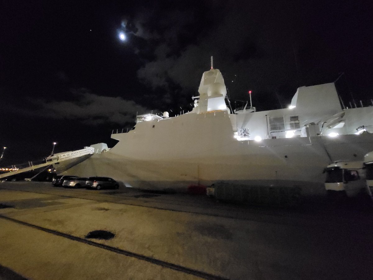 STARNAV14's tweet photo. @STARNAV14 présent à bord de la frégate de zeven provincïen au Havre pour présenter son système astro-inertiel #Magellan https://t.co/IHV1rcMsvH