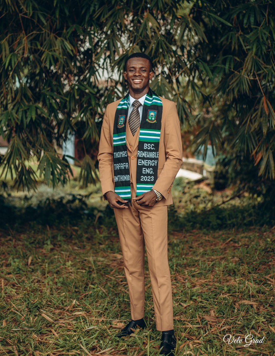 _tafafa's tweet image. Alhamdulillah 🙌🏽

First degree bagged, we move 🌟🎉

25.11.23 📌