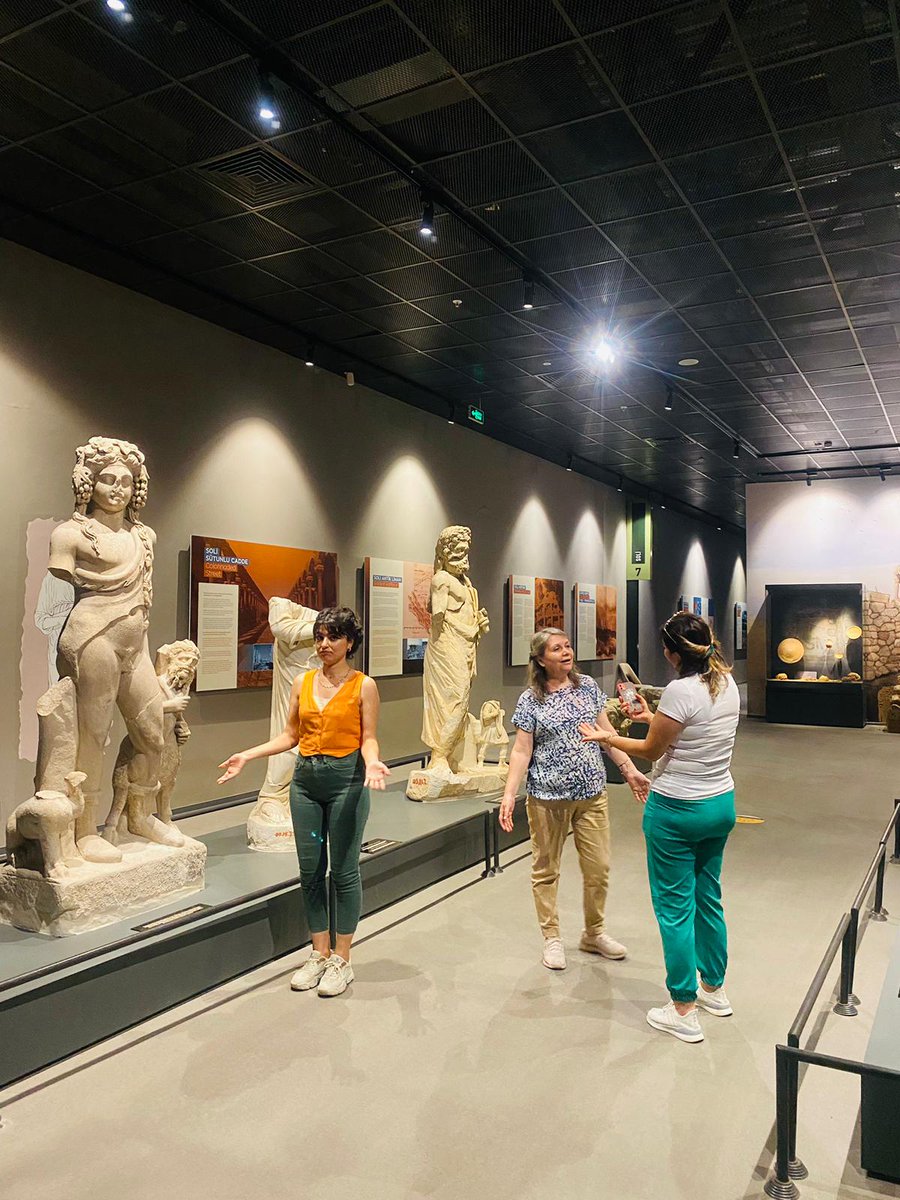 Drama ile 
"Nazik bir şekilde dünyayı sarsabilirsiniz."
Mahatma Gandhi
#27Kasımdünyayaratıcıdramagünü 
#dramaherkesiçinhaktır 
#barışiçindrama 
<a href="/cddgenelmerkez/">ÇAĞDAŞ DRAMA DERNEĞİ</a>