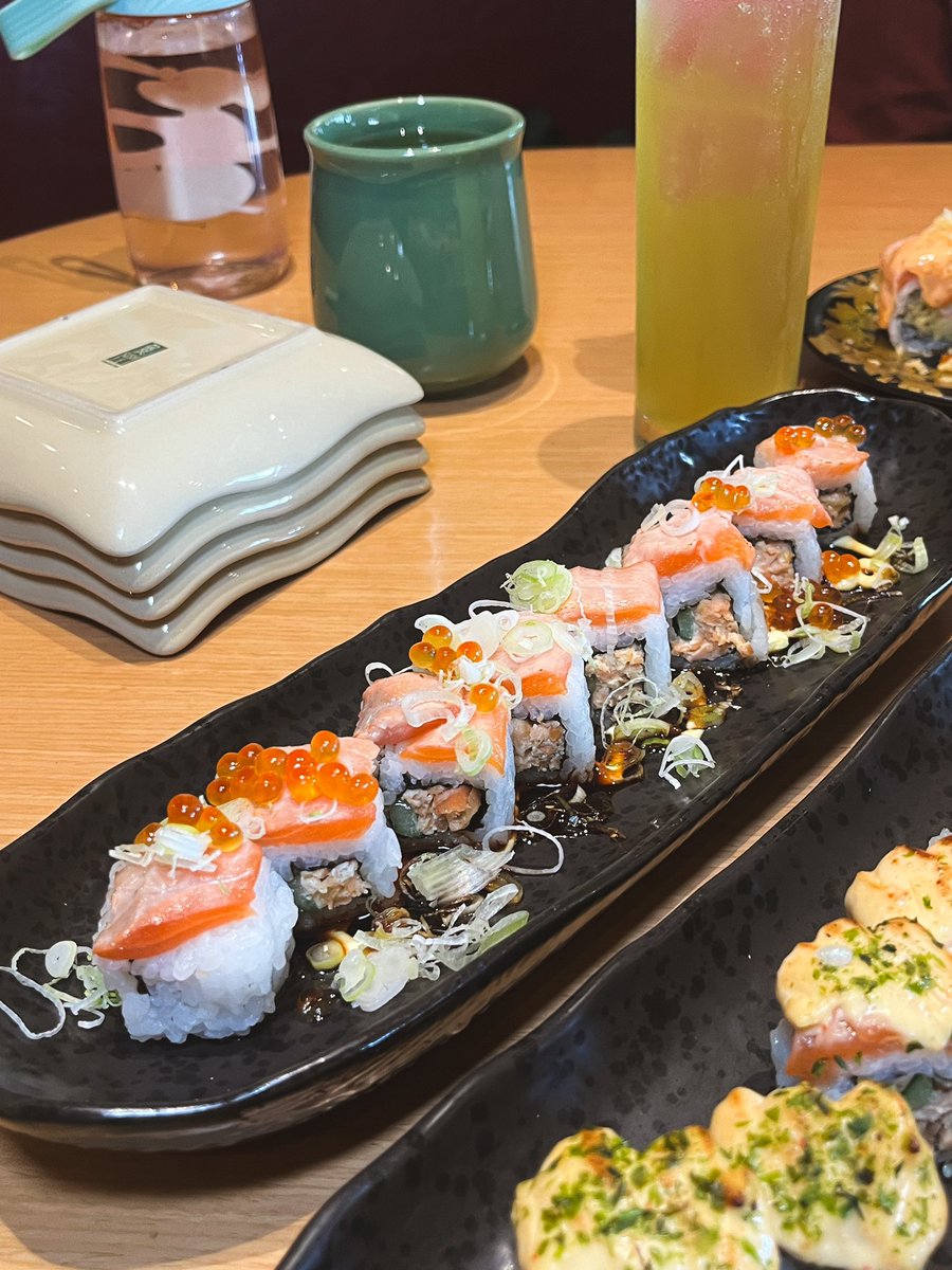 javafoodie_'s tweet photo. 4 hari ke depan bakal ada All You Can Eat di Sushi Tei yaaang jelass worth it bangettt!!
Bayangin aja tuh Salmon Oyako Roll bisa 125rb ini di ayce bs refill sesuka hati!!

Langsung gaskeuun!! Pesta Sushi to the moon ❤️❤️🤤🤤 https://t.co/DTwO7kAubf
