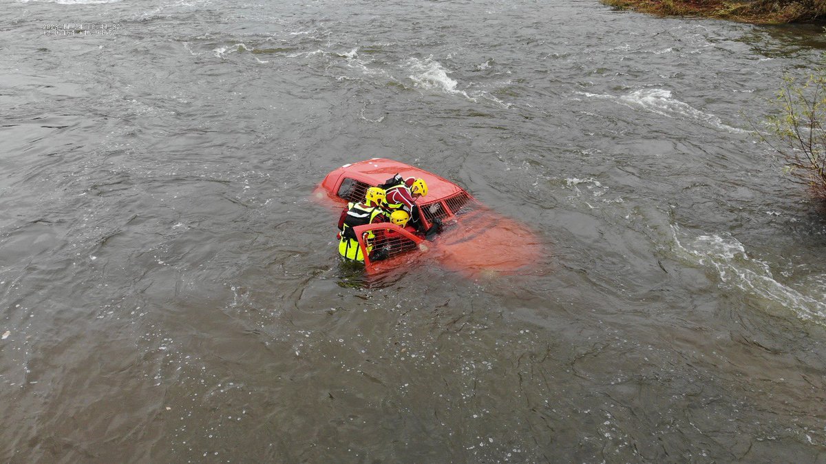 SDIS58's tweet photo. ✅ Cette journée était également l'occasion d'utiliser la voiture pédagogique immergeable ! 🚗 

Ce travail a été réalisé en partenariat avec le service atelier du #SDIS58, &amp; le Campus Métiers Marzy #C2M par les élèves en Mécanique Automobile, Mécanique Agricole et Carrosserie ! https://t.co/uJBaYL8KeK