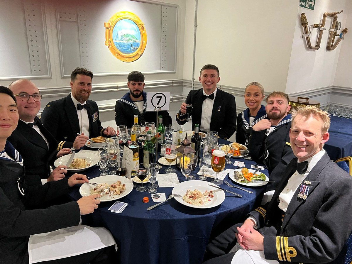 Team #MineWarfare assemble! 🔱 Last week, the community from across the @RoyalNavy came together to: 📈Learn about future developments, particularly with Uncrewed Systems. ⚓️Catch-up with our oppos. 🏅Recognise our fantastic sailors. #SmallShipsBigImpact #FirstInLastOut